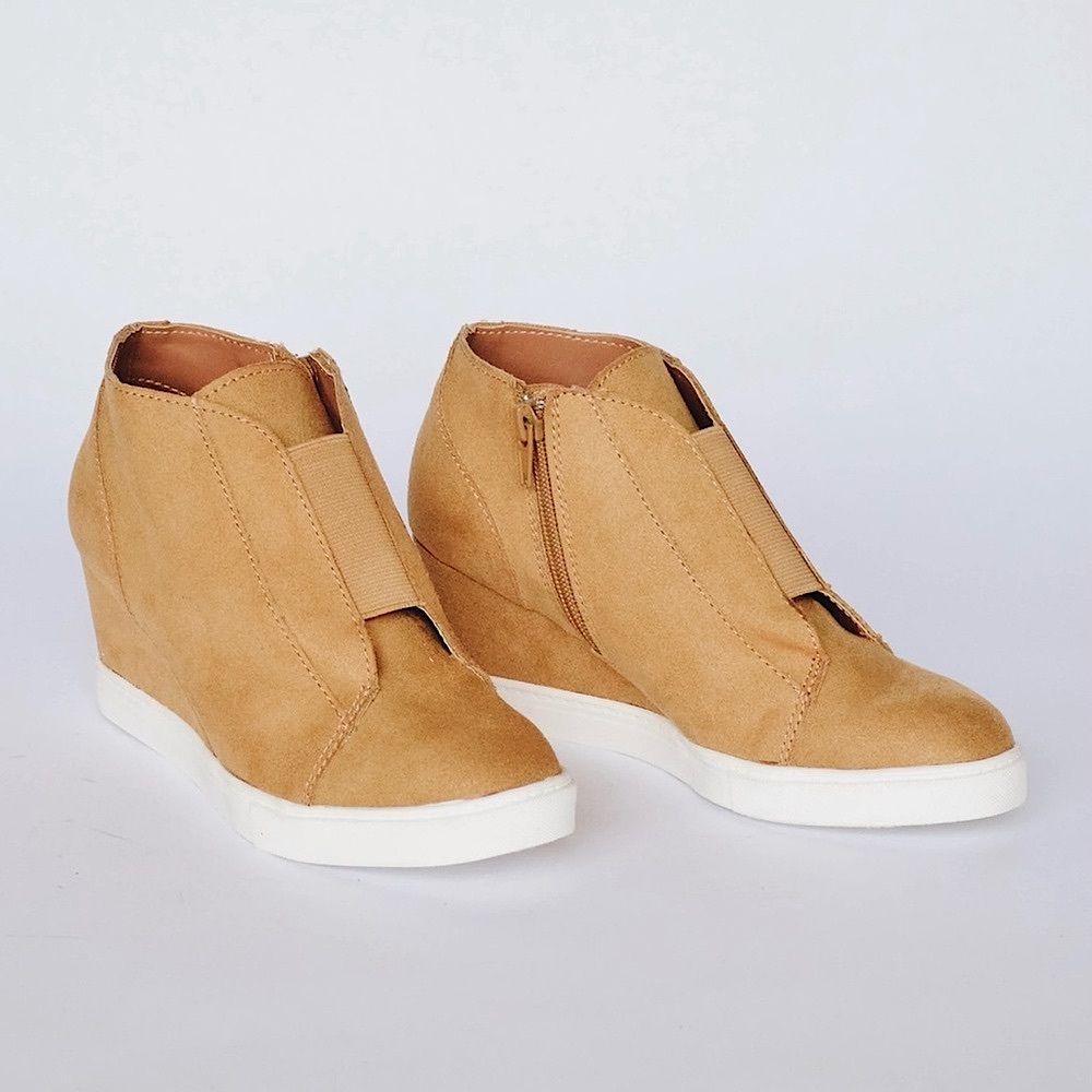 Soda Vesper Hidden Wedge Heel Sneakers Sporty Elastic NWT - Picture 1 of 16